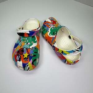 Crocs Classic Retro Resort Womens Clog Fun Multi Print sizes M5/W7